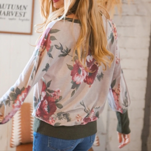 Taupe Floral Print Top - Picture 2 of 3